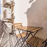 135 B - Alfama Renovated Charming Historic Flat Near Baixa * Лісабон