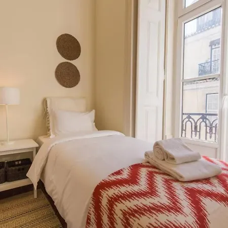 135 B - Alfama Renovated Charming Historic Flat Near Baixa Апартаменти