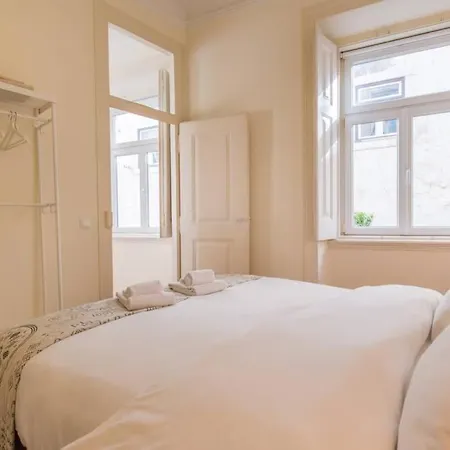 135 B - Alfama Renovated Charming Historic Flat Near Baixa Apartment Lissabon