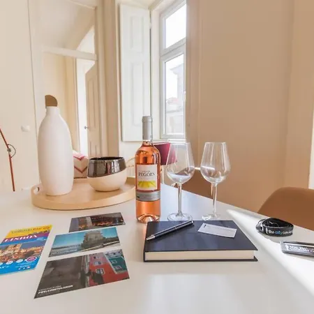 Alfama Renovated Charming Historic Flat Near Baixa