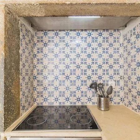 135 B - Alfama Renovated Charming Historic Flat Near Baixa * Lisboa