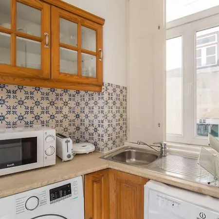 Alfama Renovated Charming Historic Flat Near Baixa