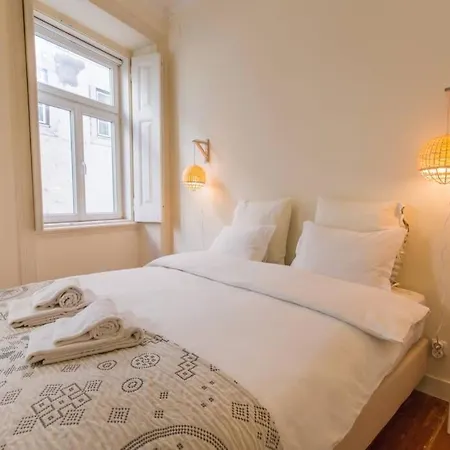 135 B - Alfama Renovated Charming Historic Flat Near Baixa Lisboa